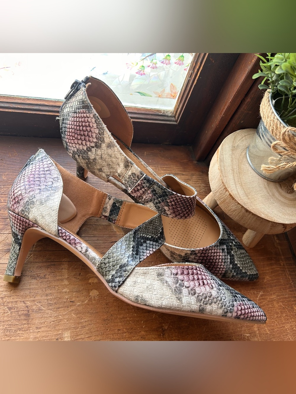 Pointed-Toe Low Heel Pumps in Multi Pink Snake Print Comfortview Size 11M